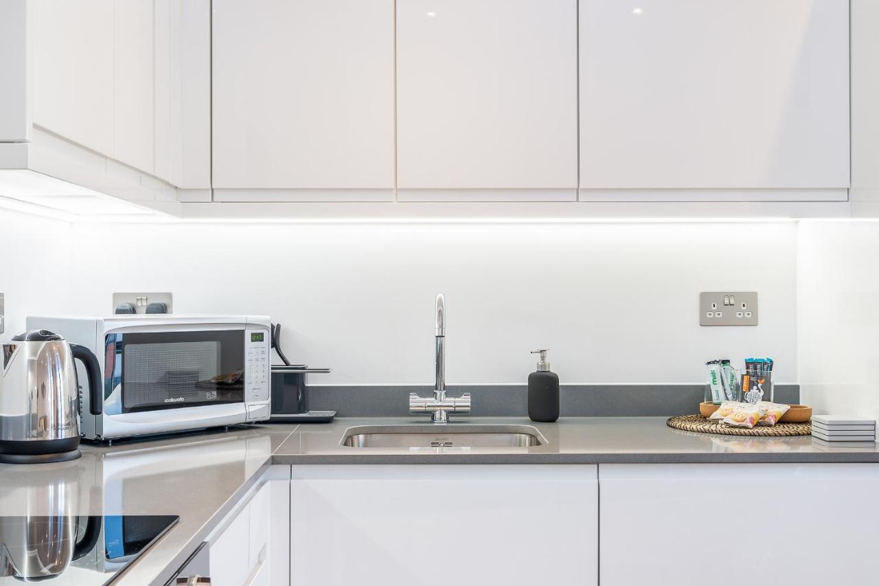 St Albans 2 Bed Luxury City Apartment, 5 Mins Walk To Train & Allocated Parking ภายนอก รูปภาพ